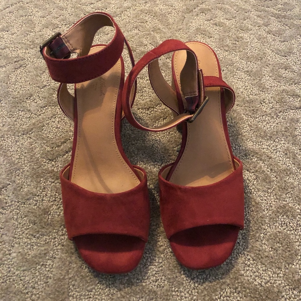Universal Thread Heels